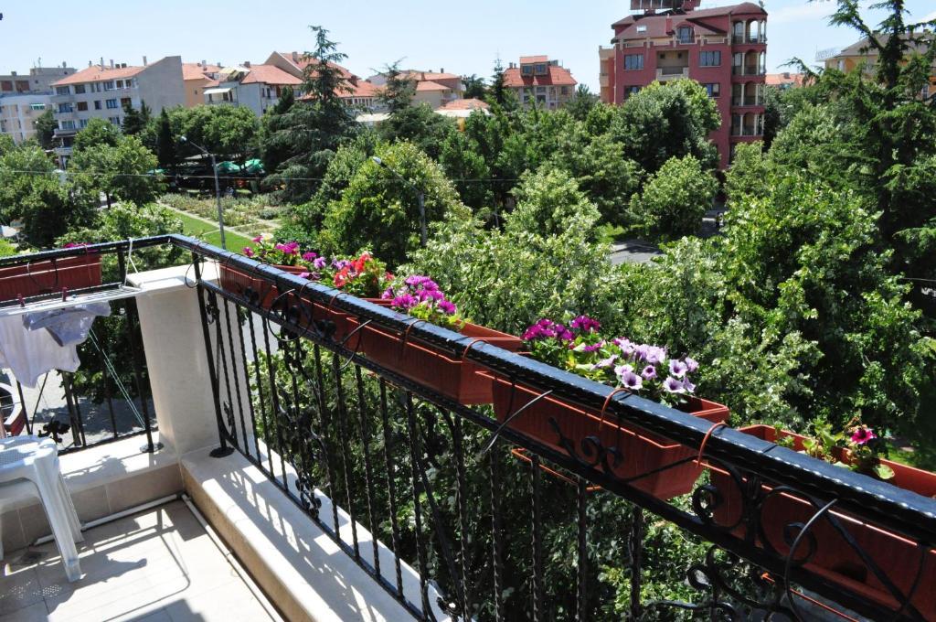 St. George Apartments Nesebar Exterior photo