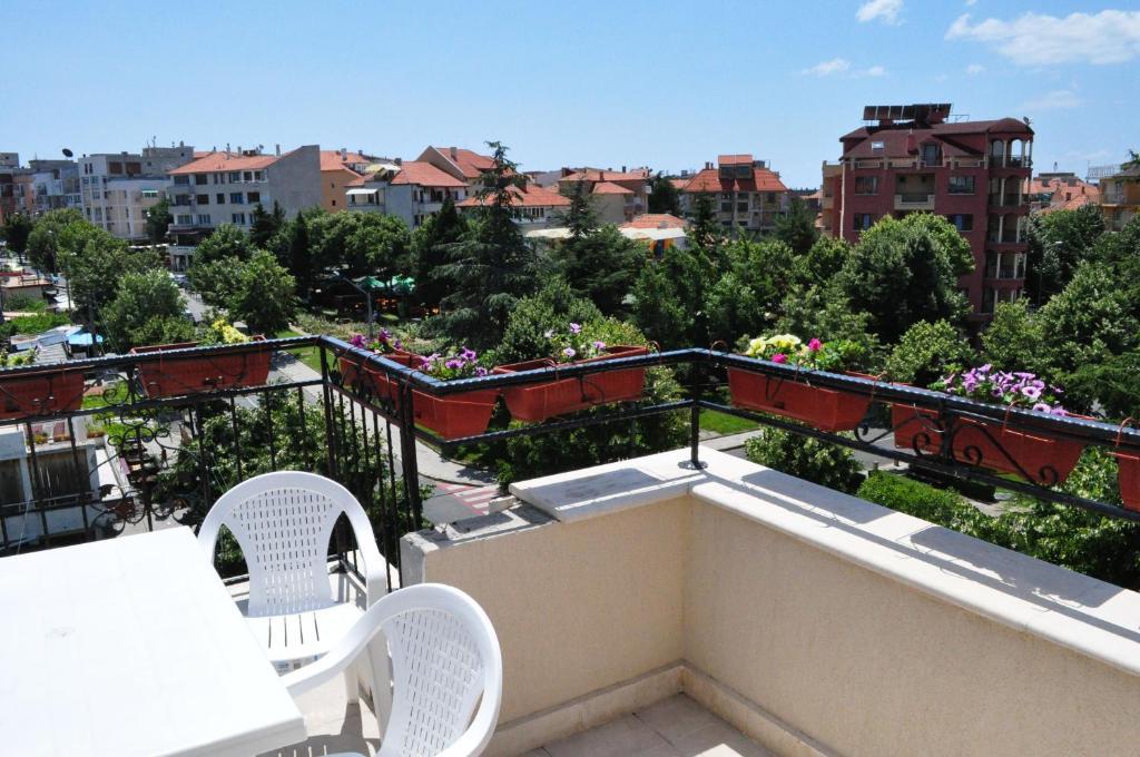 St. George Apartments Nesebar Room photo
