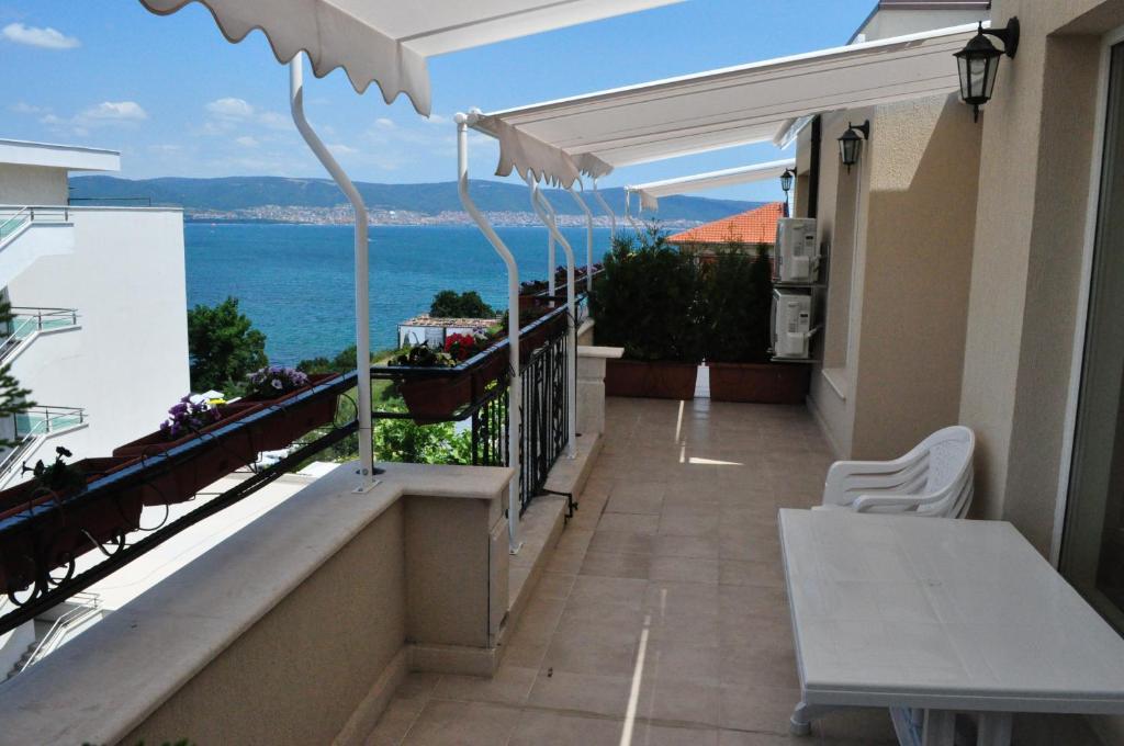 St. George Apartments Nesebar Exterior photo