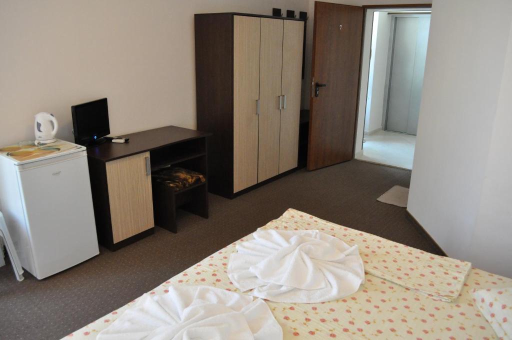 St. George Apartments Nesebar Room photo