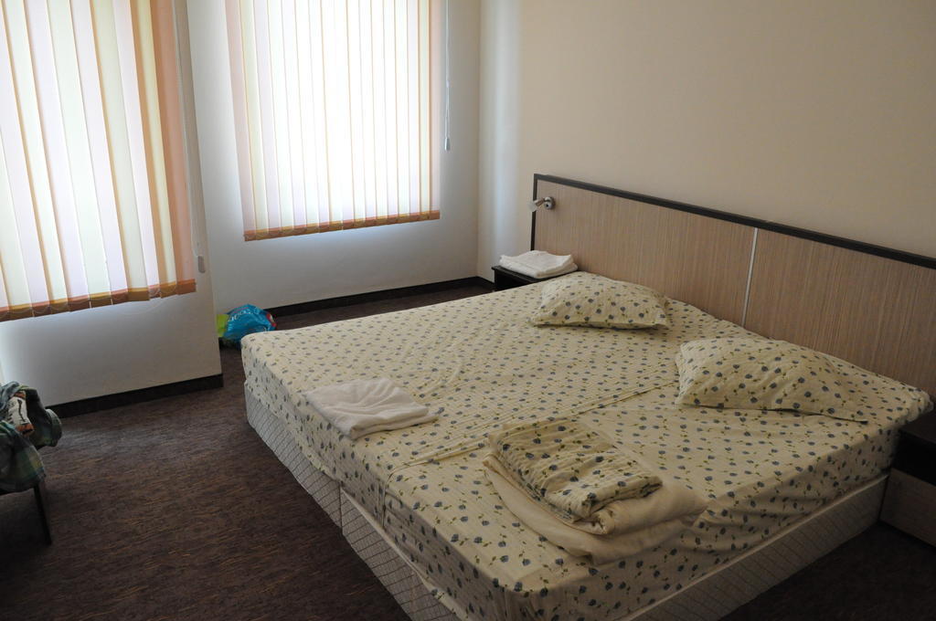 St. George Apartments Nesebar Room photo